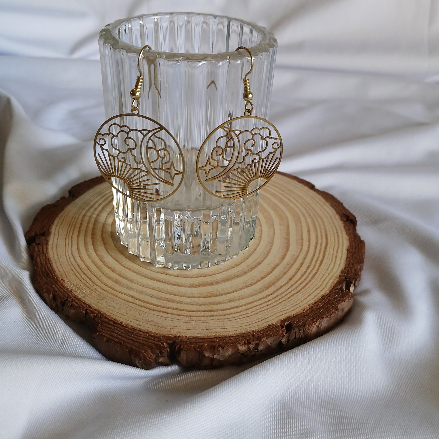 Round gold Filigree earrings